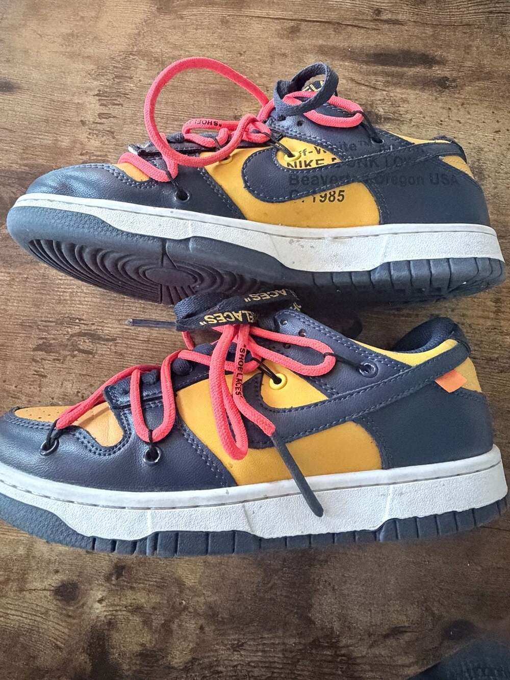 Nike Dunk Low Off-White University Gold Michigan CT0856-700 Size 6.5.